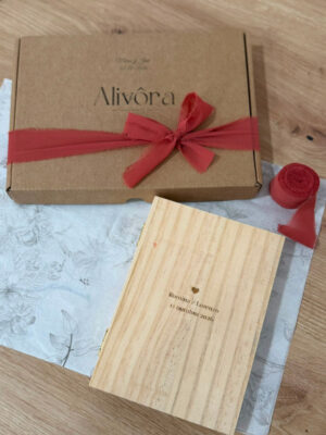 Marco libro de madera personalizado con grabado láser - Imagen 2