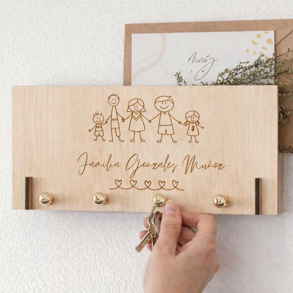 cuelga-llaves Cuelga llaves personalizado de madera para familias - Imagen 1