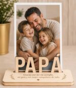 Marco de madera personalizado con foto y nombre - Imagen 4
