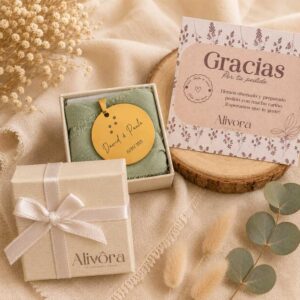 Medalla personalizada para ramo de novia - Imagen 4