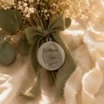 Medalla personalizada para ramo de novia - Imagen 2