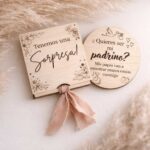 Placa de madera personalizada para pedir que sean padrinos o madrinas