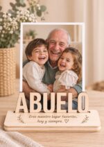 Marco de madera personalizado con foto y nombre - Imagen 3