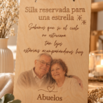 Tabla Silla Reservada con fotografía de dos personas, título Abuelos y texto de homenaje.